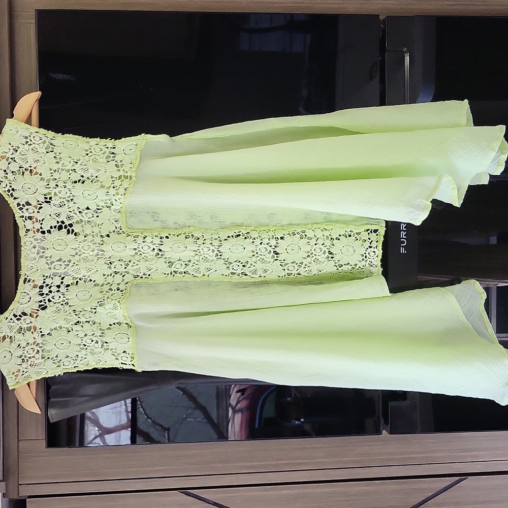 WILL BE GONE SOON) NWOT, "Flower embriodered top) - Picture 13 of 13
